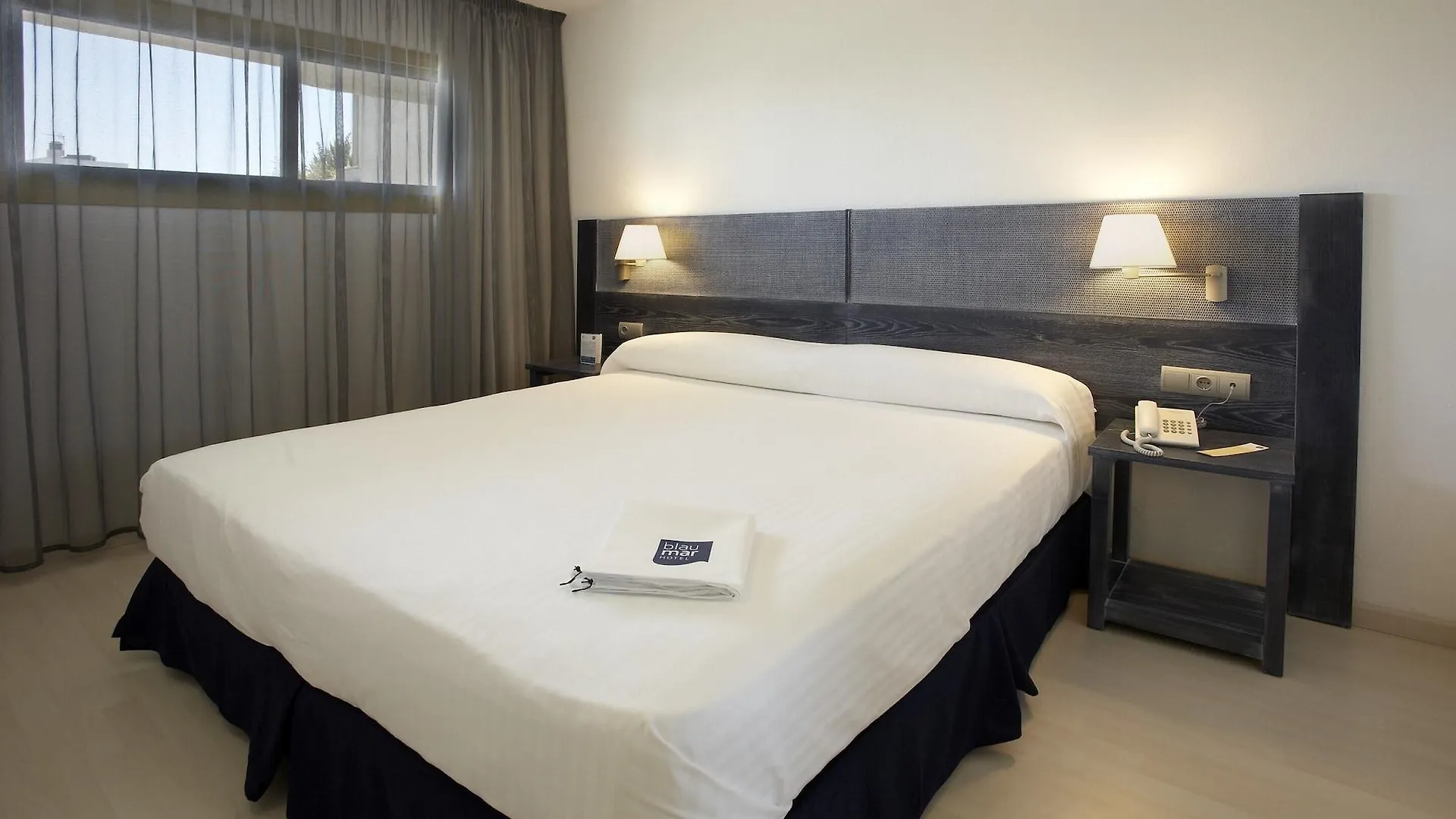 Acacias Apartamentos Salou 0*,